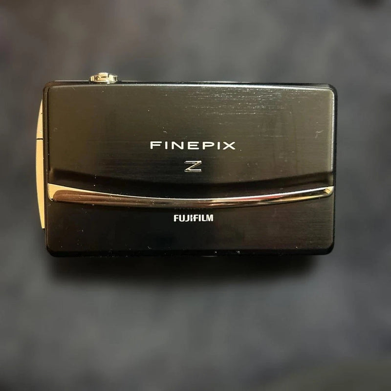 FUJIFILM FINEPIX Z Digital Camera 5x Wide Angle Slim Design