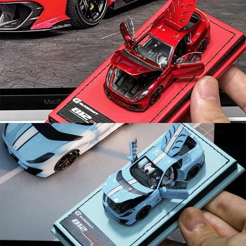 GLAMCRAFT 1:64 812C Red/Blue Diecast Model Car