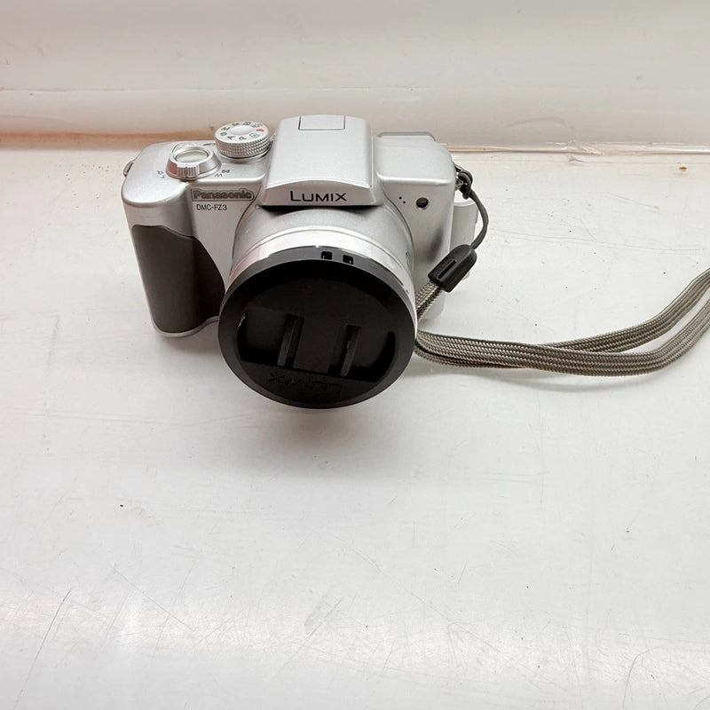 Panasonic Lumix DMC-FZ3 3.1 MP WITH ACCESSORIES