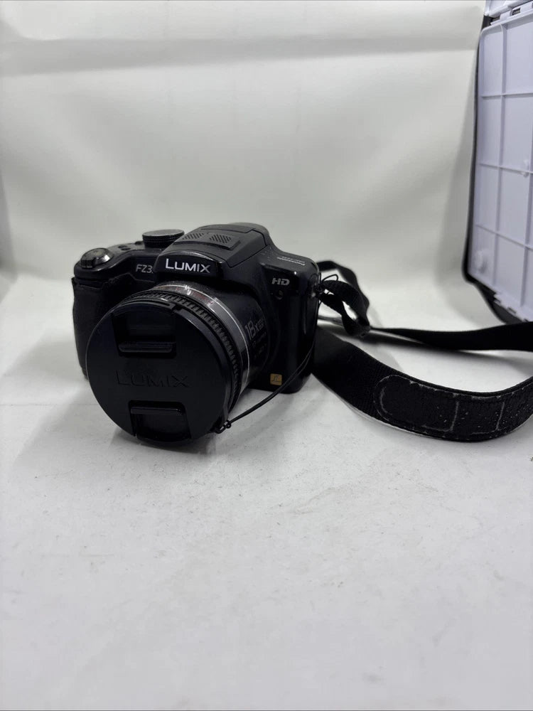 lumix DMC-FZ35 12.1MP Digital Shoot Camera ?? FOR PARTS NOT WORKING??