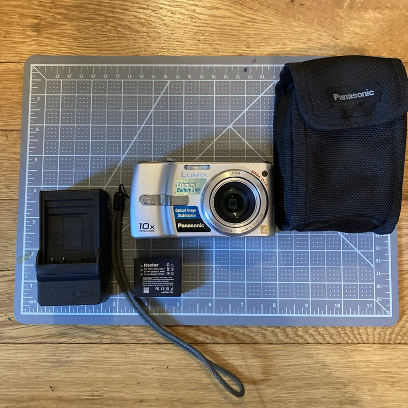 Panasonic Lumix DMC-TZ1 Silver - Tested