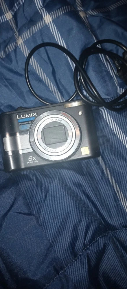 Panasonic LUMIX DMC-LZ5 6.0MP Digital Camera - Black
