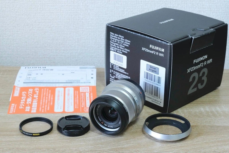 FUJIFILM XF23mmF2 R WR (Silver) with 2 types of lens hoods