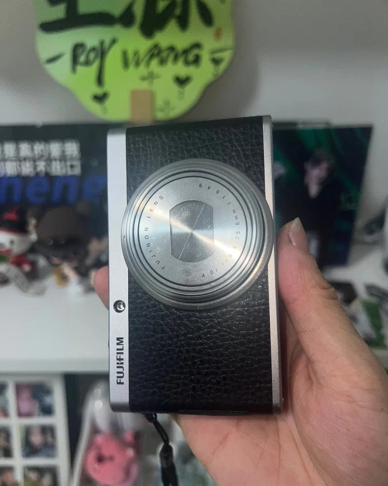 Fujifilm XF1 Black Camera ¨C Manual Modes, Creative Filters, HD Video