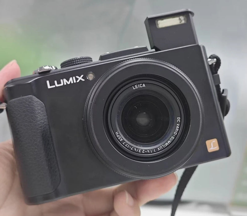 Panasonic LUMIX DMC-LX7 Digital Camera 10.1MP 3.8x Optical Zoom English 95% New