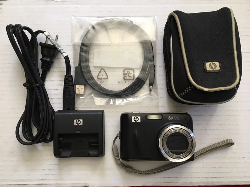 HP Photosmart Mz67 Digital Camera 8MP, 6x Zoom w/ Box, Case,  Extras, Working!