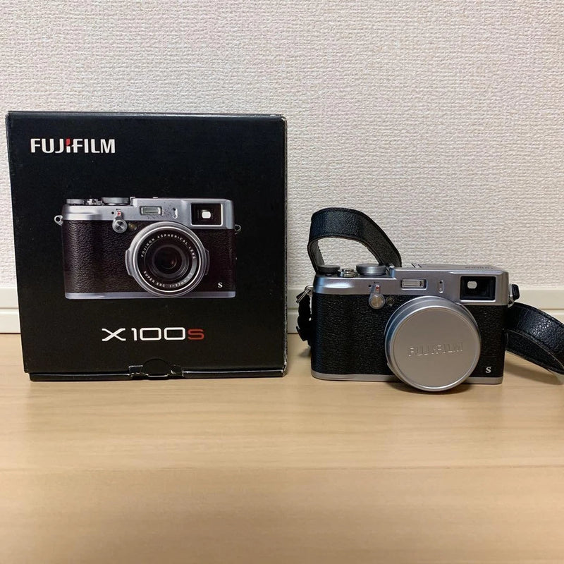 FUJIFILM X100S Compact Digital Camera Silver with Accessories and Box