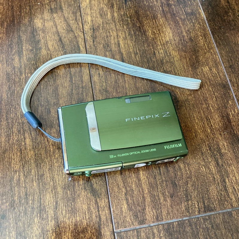 FUJIFILM FINEPIX Z10fd Green Digital Camera Broken screen