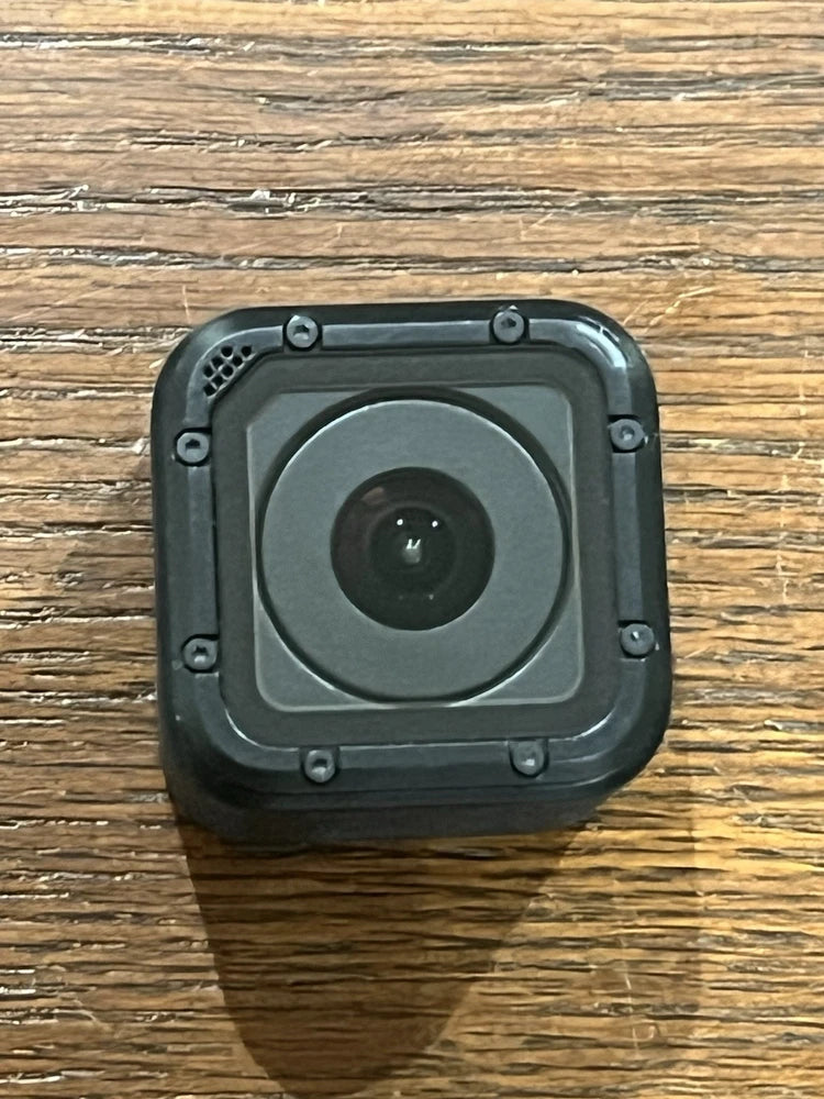 GoPro HERO Session compact action camera, front view with circular lens (black)