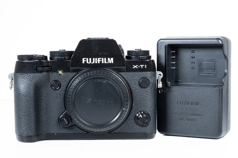 Fujifilm X-T1 Mirrorless Camera Body - Shutter count 3,784 - Battery & Charger