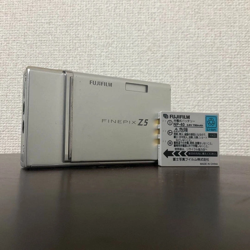 Fujifilm FinePix Z5fd Silve 6.3MP Compact Digital Camera Zoom USED Taseted Japan