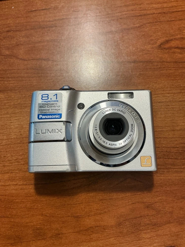 Panasonic LUMIX DMC-LS80 8.1MP Digital Camera Please READ Repair or parts ONLY