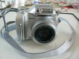 Fujifilm 2800 Zoom 2.0MP Digital Camera - Silver - AA Batteries - Tested