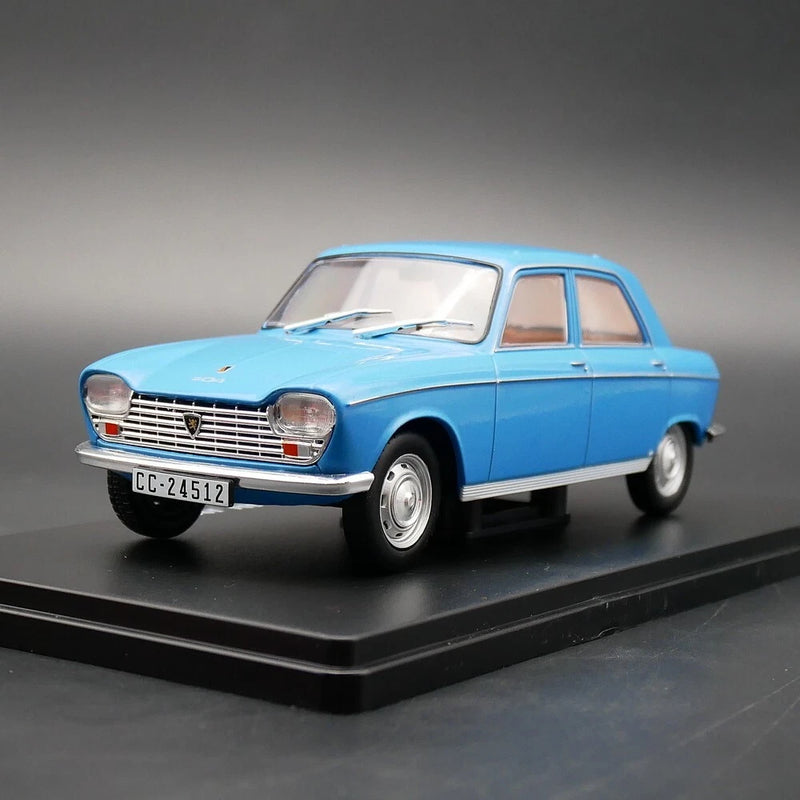 IXO 1:24 Peugeot 204 1968 Diecast Car Model Metal Toy Vehicle