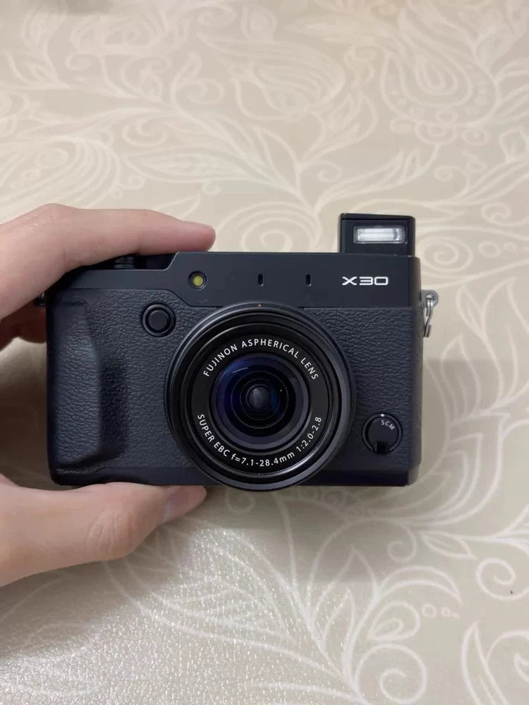 Fujifilm X30 12MP 4x Zoom Digital Camera ¨C 2/3"EXR Senor Bsuilt-in Flash Aa