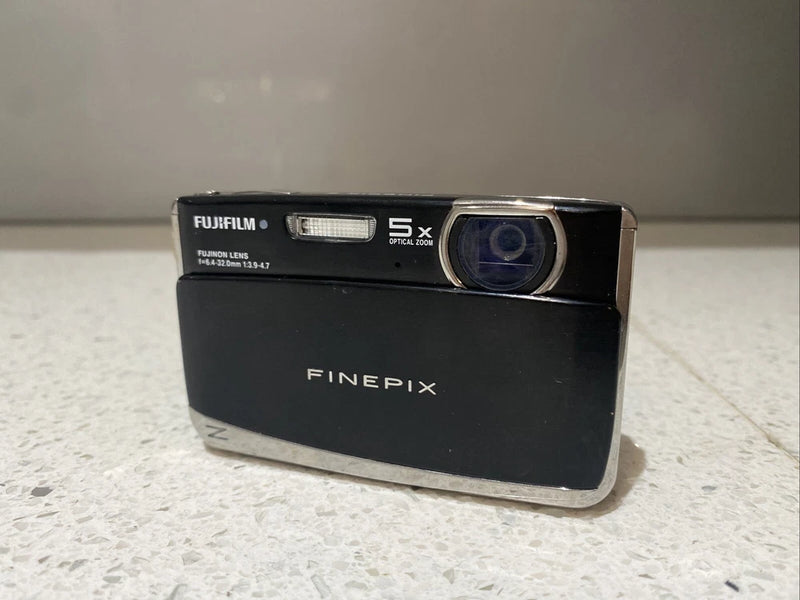 Fujifilm FINEPIX Z-Series Z70 12.2MP 5x Digital Camera Black