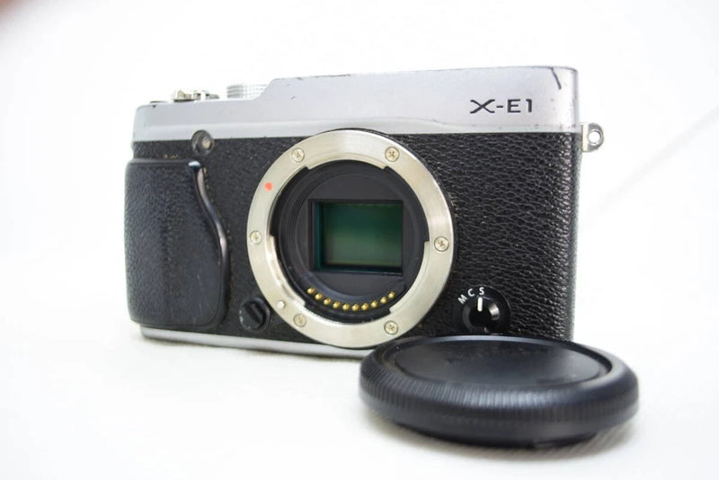 FUJIFILM Mirrorless SLR Camera X-E1 Body Silver FX-X-E1S From Japan Excellent++