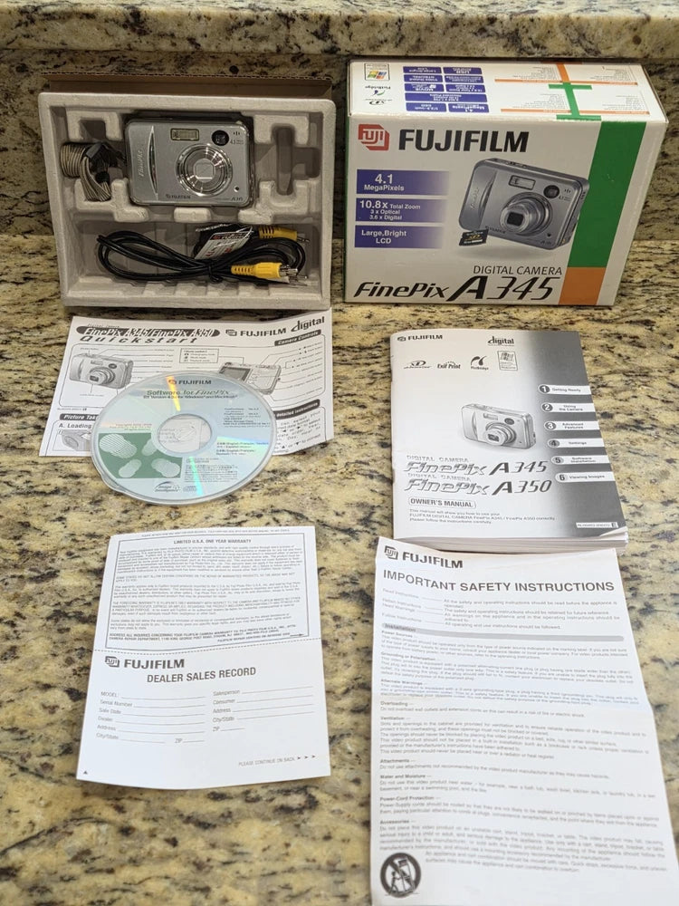 WORKING Fujifilm FinePix A345 4.1MP Digital Camera 64 MB Memory Card & Box