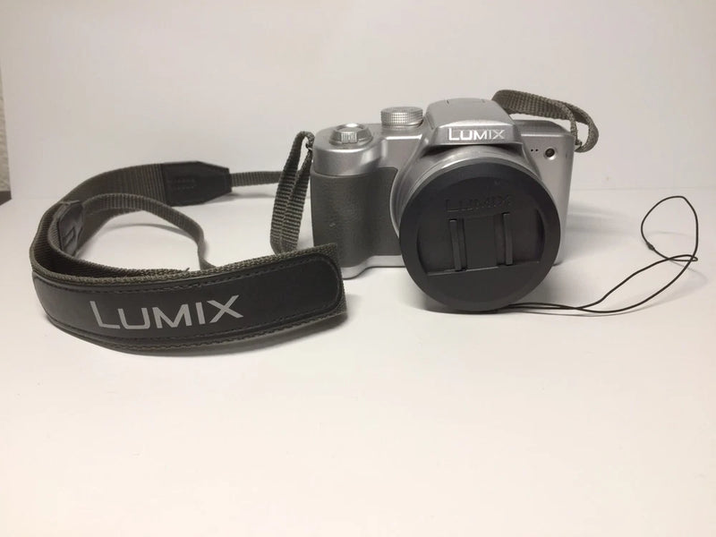 Panasonic LUMIX DMC-FZ5 that includes 3 accessories