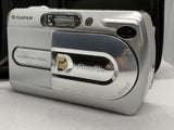 Fujifilm FinePix A340 4.0MP Compact Vintage Digital Camera Silver Tested & case