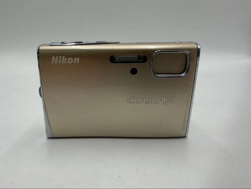 Nikon COOLPIX S52 Digital Camera