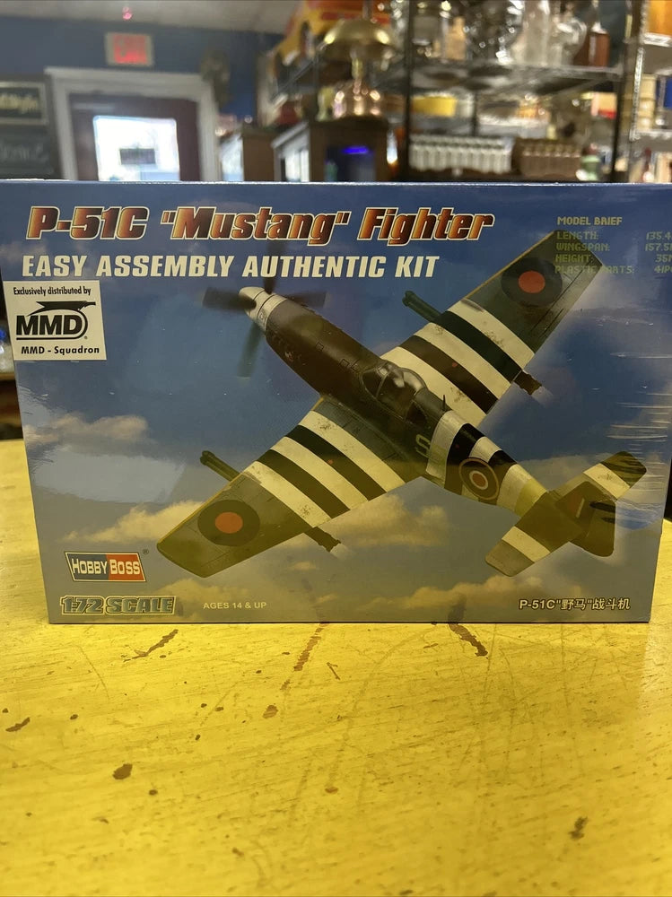 P-51C Mustang fighter model kit box, Hobby Boss 1:72 scale artwork and details