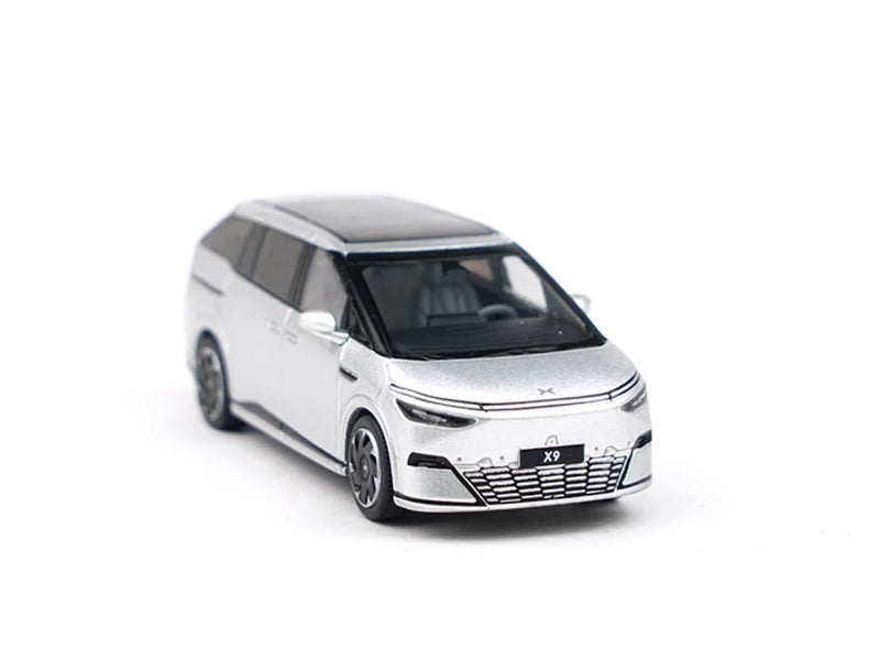 XCARTOY 1:64 Silver Xpeng X9 EV MPV Van Sports Model Diecast Metal Car