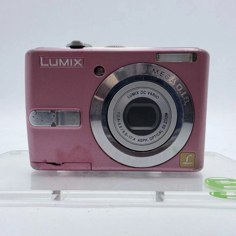 Broken Panasonic DMC-LS75 7.2MP Point and Shoot Digital Camera
