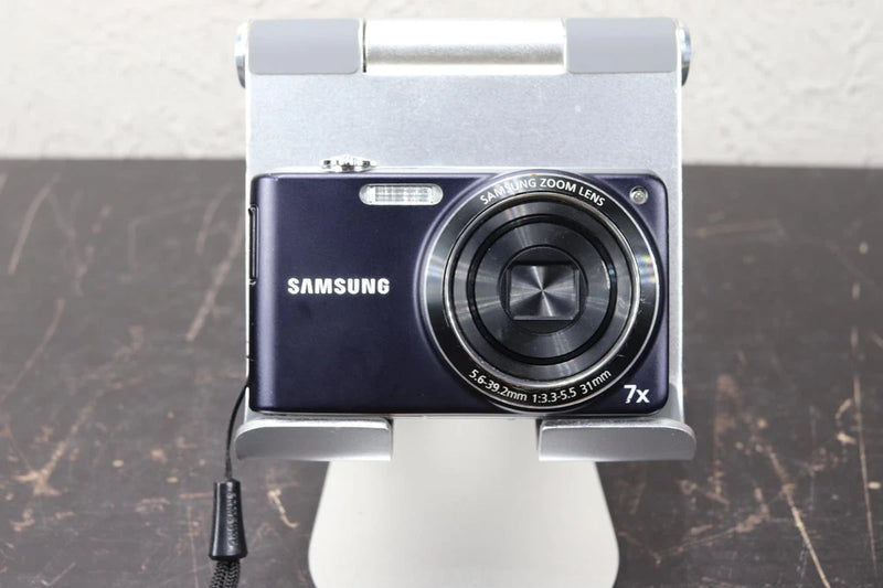 Samsung Series PL200 14.2MP Digital Camera Black For Parts Broken Battery Cover