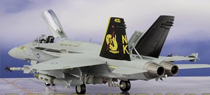 Hobby Master HA3528 F/A-18C Hornet USN VFA-25 aircraft model, gray and gray-blue.