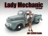 LADY MECHANIC SOFIE FIGURE 1:24 SCALE DIECAST MODEL CARS AMERICAN DIORAMA 23959