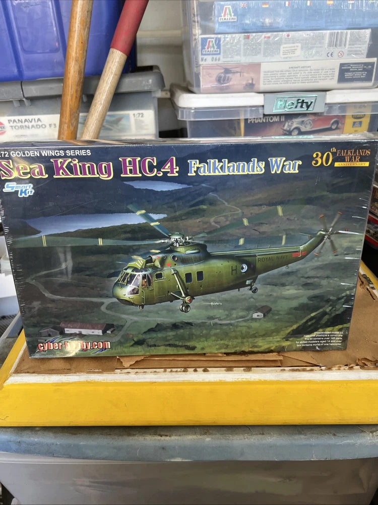 1/72  CYBER-HOBBY FALKLANDS WAR SEA KING HC-4. Sealed