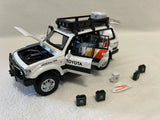 1:24 Toyota Land Cruiser LC80 Car Model Alloy Diecast Vehicle Gift Sound Light