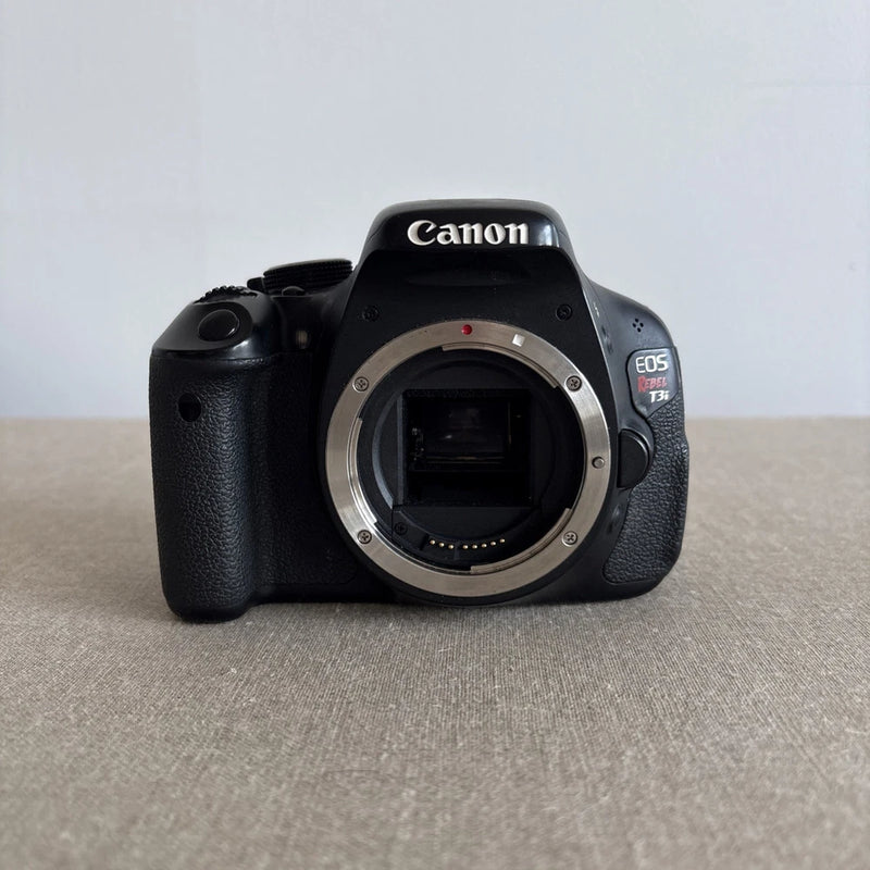 MINT Canon EOS Rebel T3i DSLR Camera (Body Only) menu button stuck
