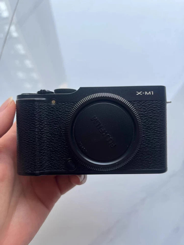 Fujifilm X-M1 16.0MP 16.3MP APS-C X-Trans CMOS Digital Camera Body Only- 95% New