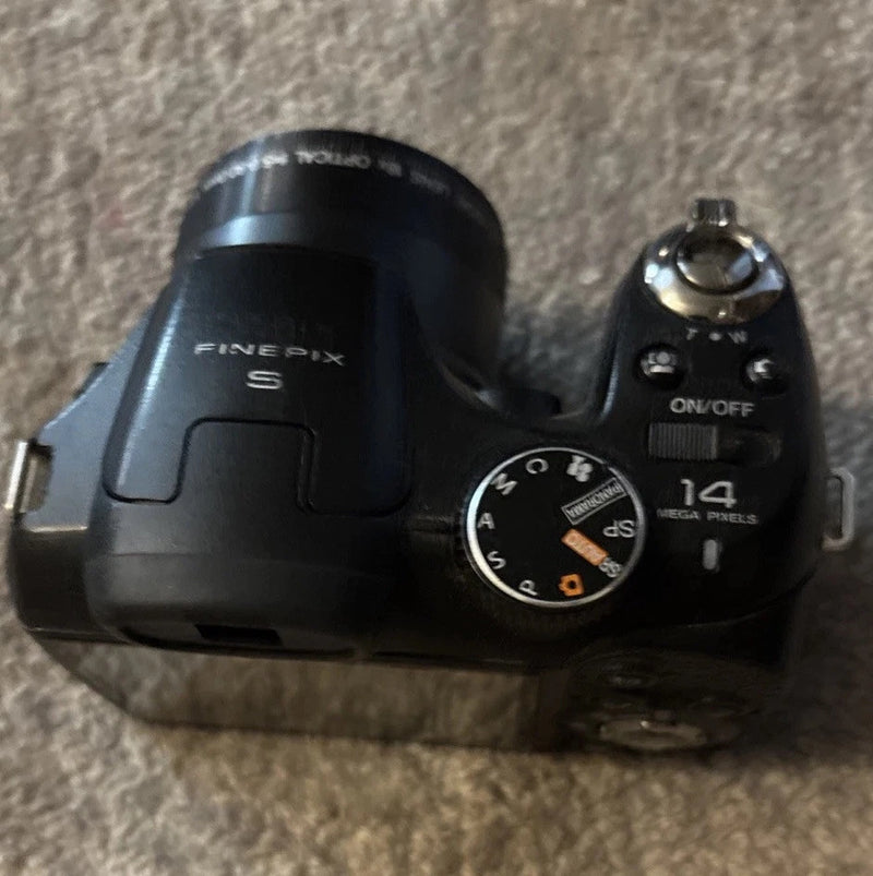 Fujifilm with 14 megapixel 18x 28-504mm
