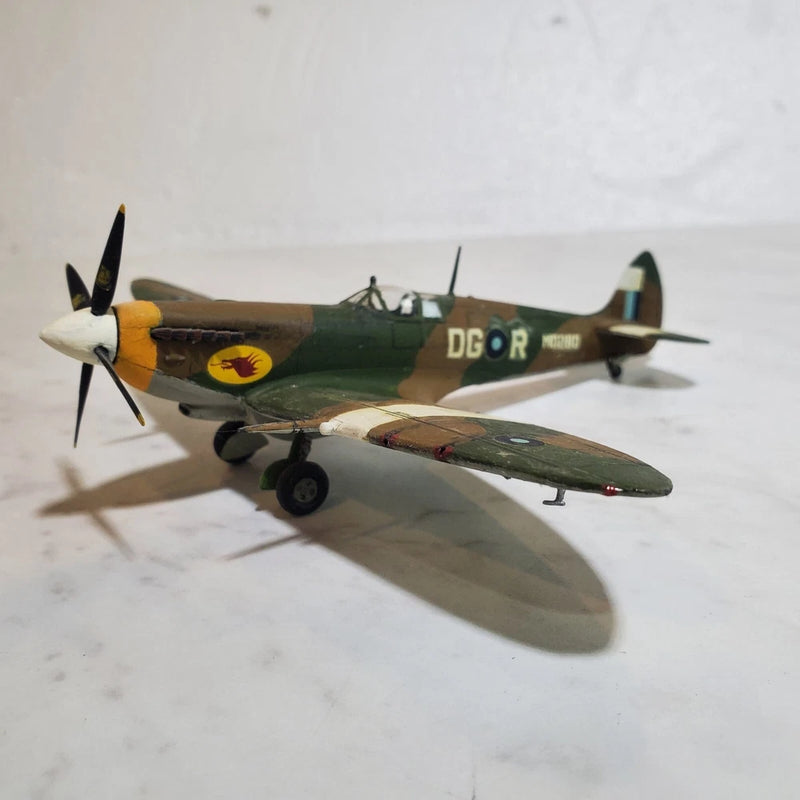 Vintage Supermarine Spitfire MK VII 1/72? Plastic Model Fighter Plane