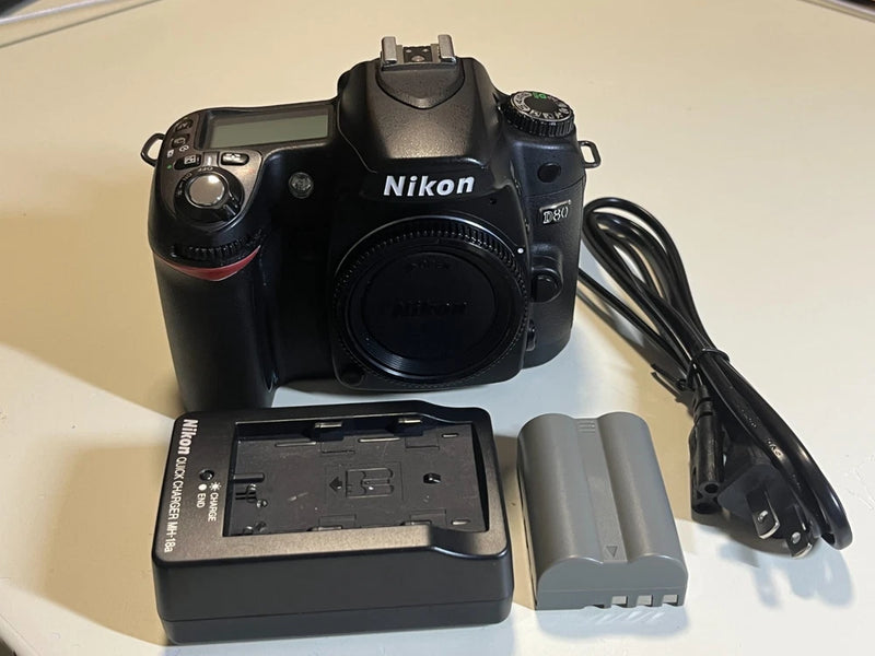Nikon D80 10.2MP CCD digital slr camera body
