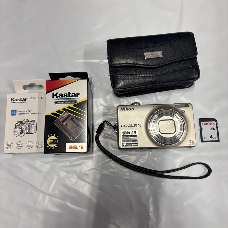 Nikon Coolpix S6000 14.2MP 7X Silver Digital Camera Bundle Tested