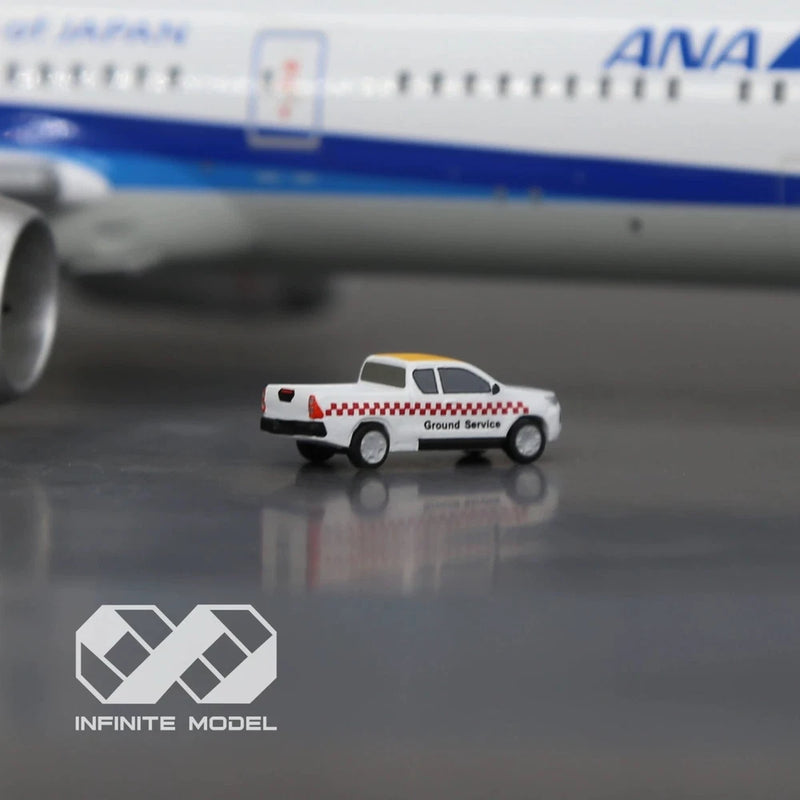 1/200 airport ground service vehicle model, white pickup with Ground Service markings