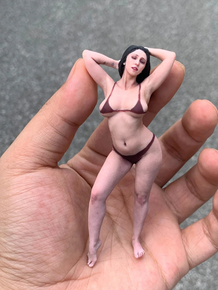 1/18 Miniatures Curly Hair Beauty Girl Scene Props Figures For Cars Vehicles