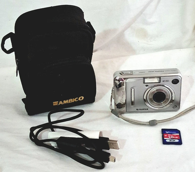 Fujifilm FinePix A400 4.1MP Digital Camera 1gb SD Card USB Cable Case Works Fine