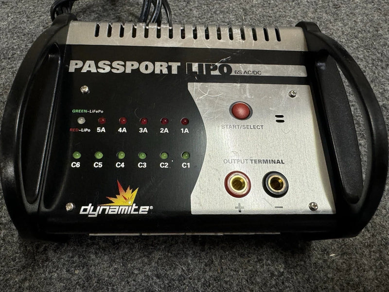Dynamite Passport Lips Battery Charger Battery