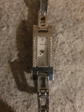 GUCCI 100% GENUINE LADIES  WATCH MODEL 3900L   (Requires Battery) Battery