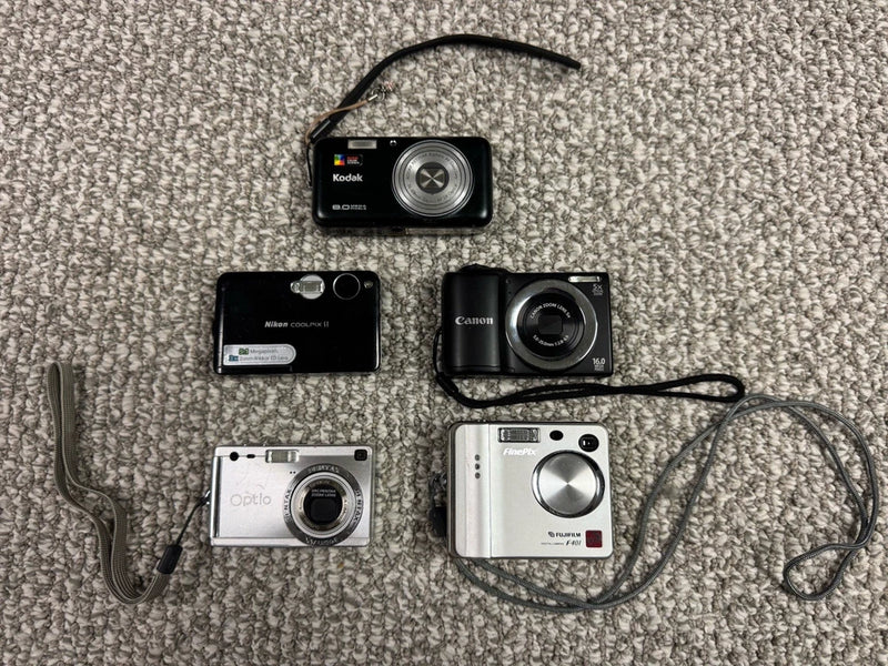 Lot of  5 Digtial Cameras Canon,  Nikon, Fujifilm Pentax, Kodak Untested AS IS