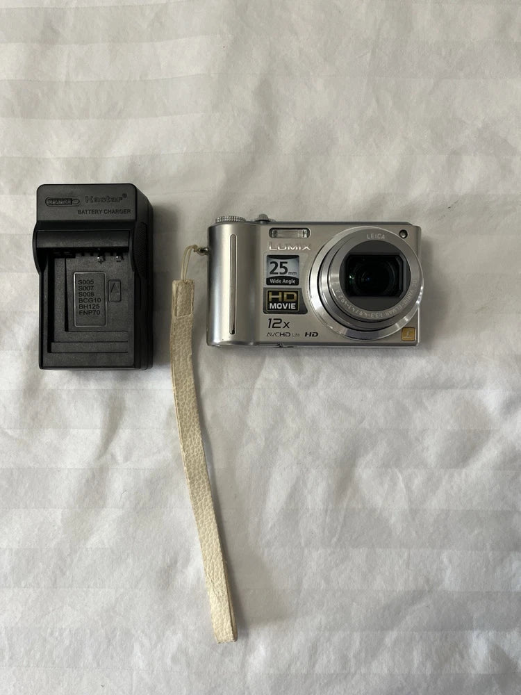 Panasonic Lumix DMC-ZS3 10.1MP Digital Camera Silver TESTED NEW Battery Charger