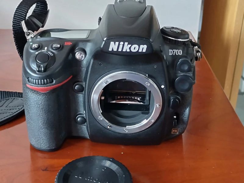 Nikon D700 Body, low actuations. 26k  In V good condition with battery, charger.