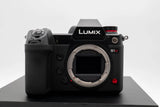 Panasonic Lumix S1H Body ¨C 6K Cinema Camera ¨C 4 OEM Batteries ¨C Box ¨C NICE