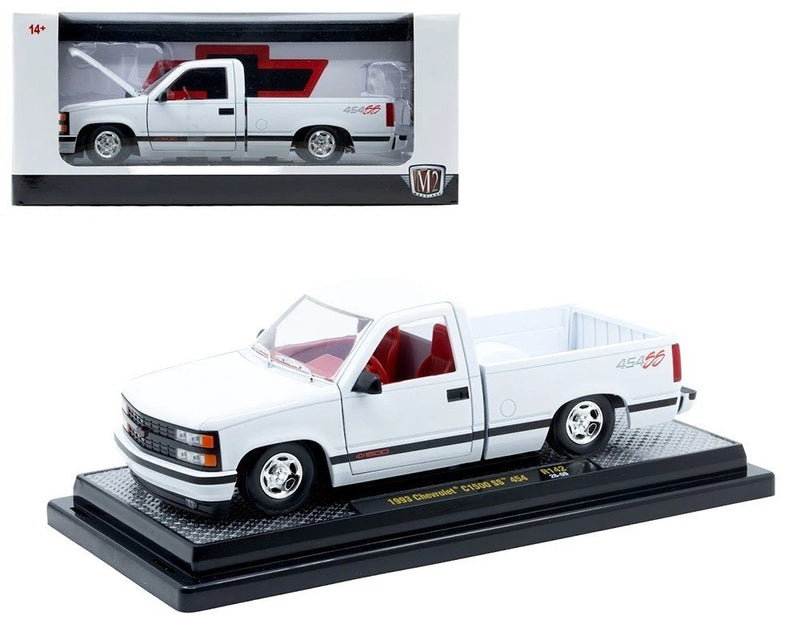 1:24 die-cast 1993 Chevrolet C1500 SS pickup model, white with red interior