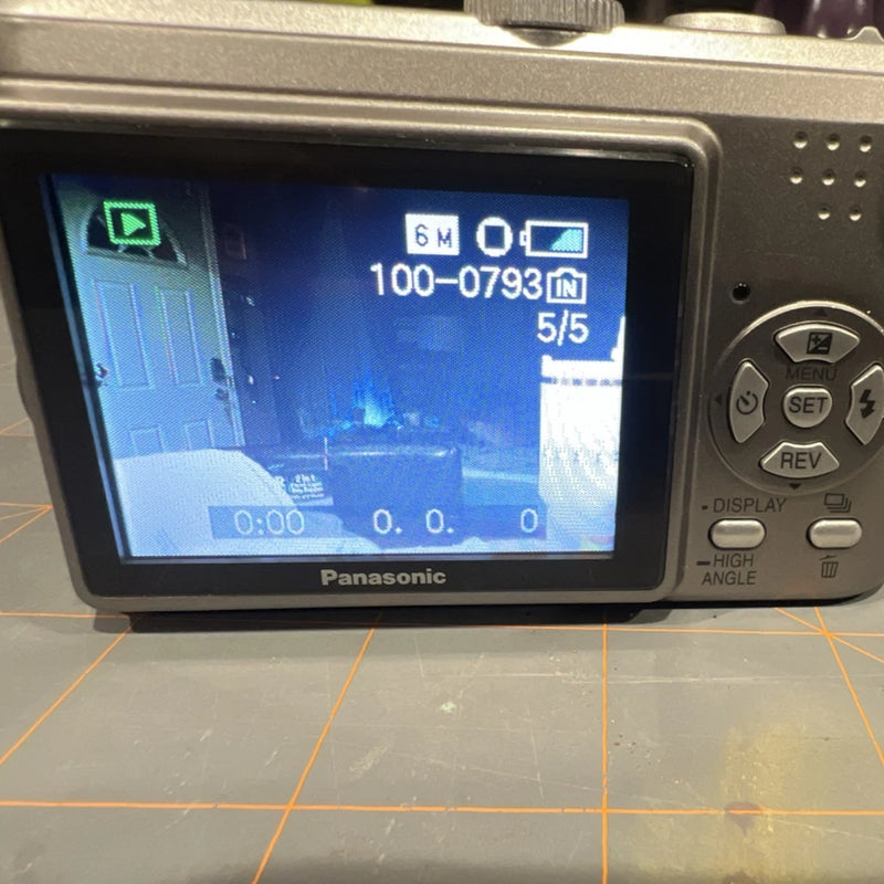 Panasonic Lumix DMC-LZ5 Silver Digital Camera 6.0MP 6x Zoom MEGA O.I.S. Audio